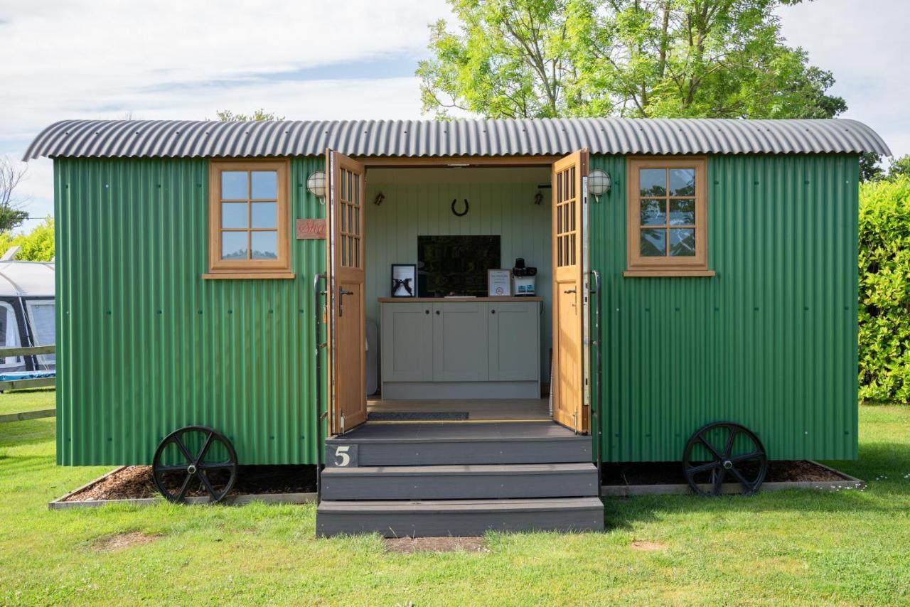 Hotel Glamping At South Lytchett Manor Poole Exteriér fotografie