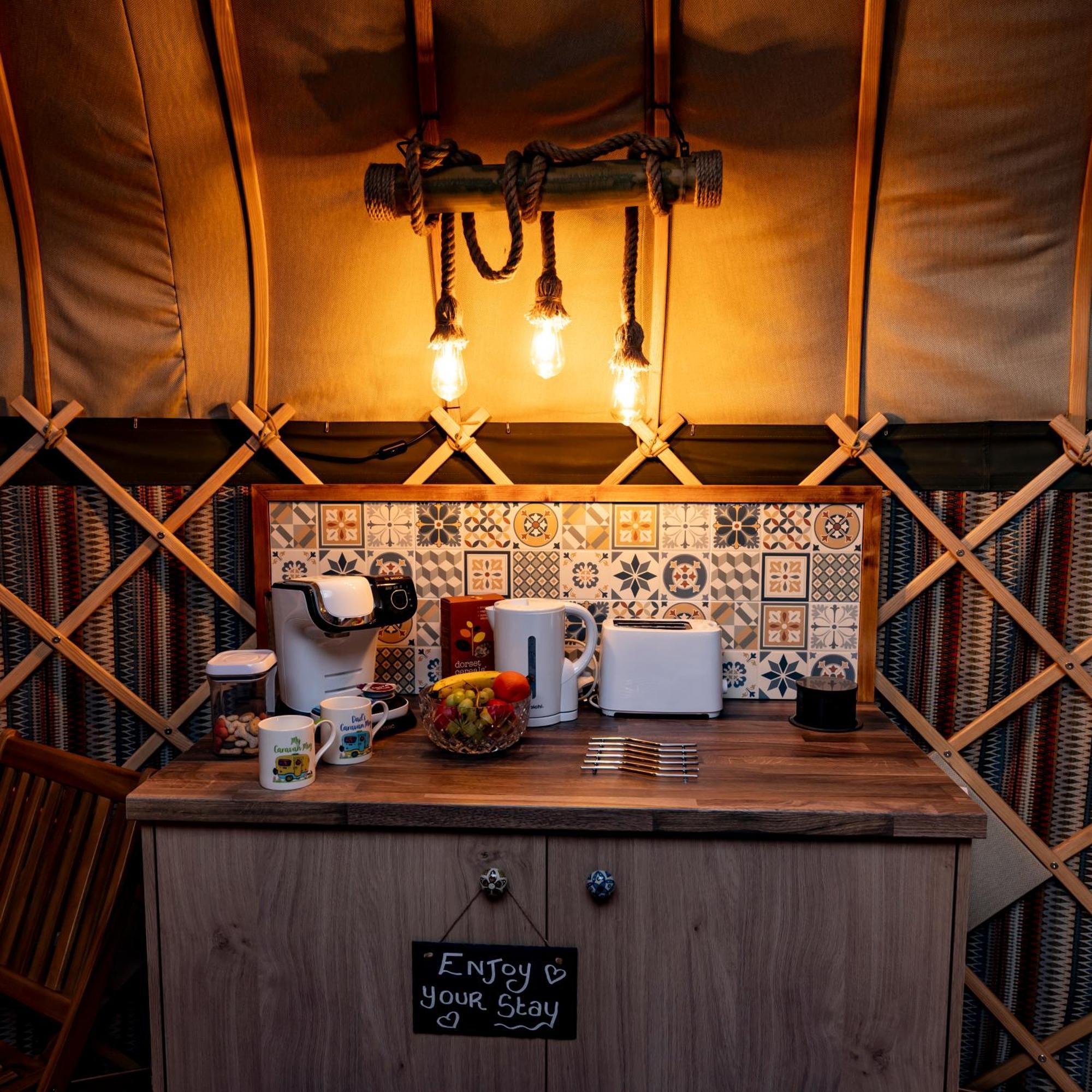 Hotel Glamping At South Lytchett Manor Poole Exteriér fotografie